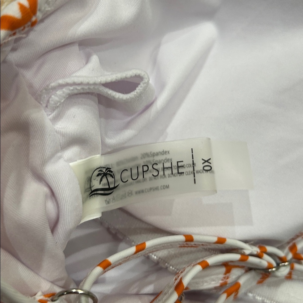 Cupshe Swimsuit - Picture 8 of 10